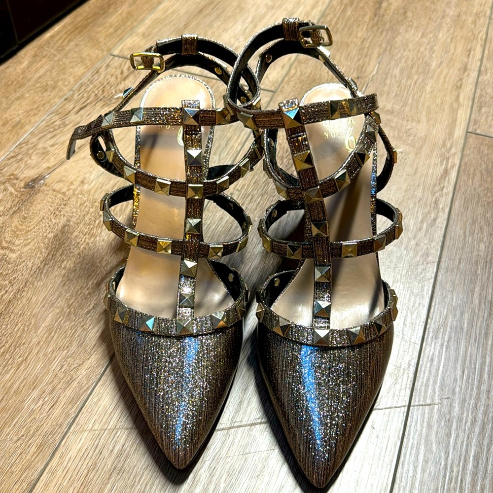 Mix No. 6 Liraven Bronze Metalic Pump